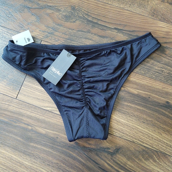 Bikini Bottom - Picture 2 of 2